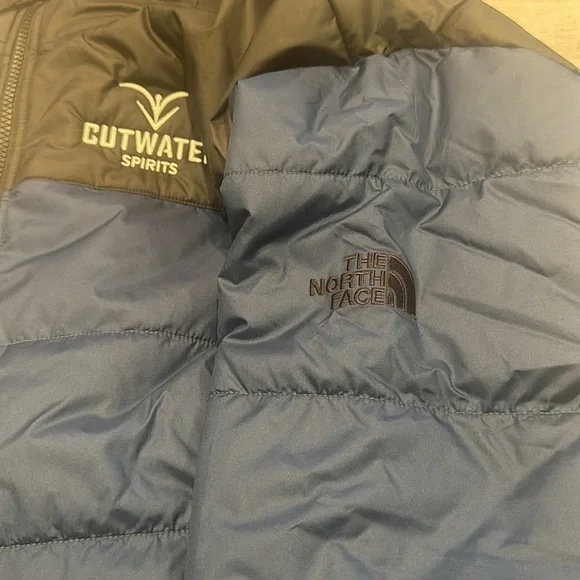 Men’s The North Face Everyday insulated jacket size L shady blue w/logo Puffers